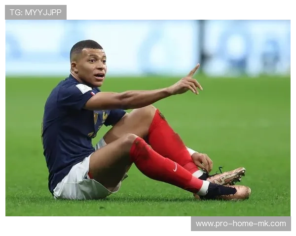 姆巴佩门前抢点成功